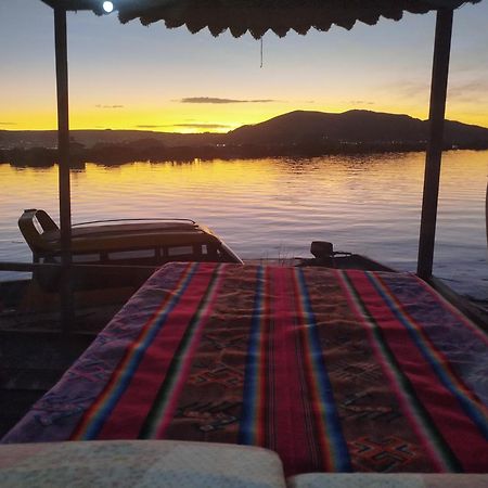 Uros Utasa Lodge プーノ エクステリア 写真